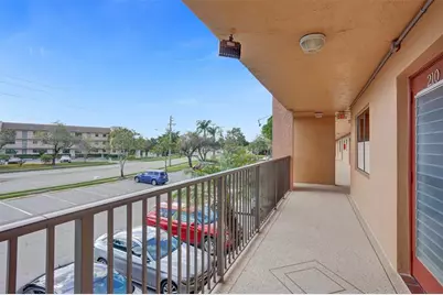 10467  Sunrise Lakes Blvd, Unit #210, Sunrise, FL 33322 - Photo 31