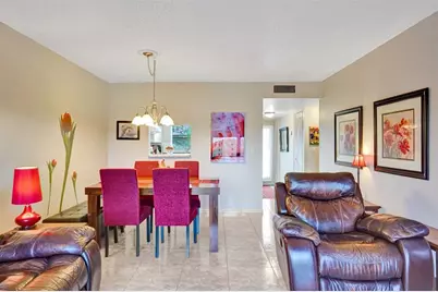 10467  Sunrise Lakes Blvd, Unit #210, Sunrise, FL 33322 - Photo 5