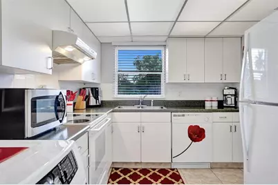 10467  Sunrise Lakes Blvd, Unit #210, Sunrise, FL 33322 - Photo 15