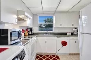 10467 Sunrise Lakes Blvd, Sunrise, FL 33322 - Photo 15