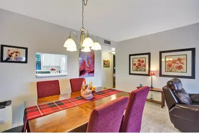 10467  Sunrise Lakes Blvd, Unit #210, Sunrise, FL 33322 - Photo 17