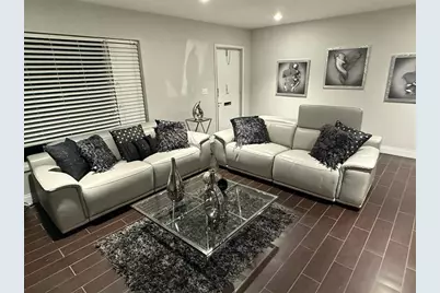 7610 NW 66th Ter, Tamarac, FL 33321 - Photo 5