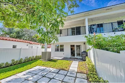 808 NE 15th Ave, Fort Lauderdale, FL 33304 - Photo 9
