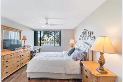 4832  Esedra Court, Unit #Apt 206, Lake Worth, FL 33467 - Photo 13