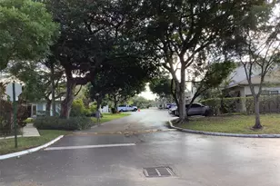 4765 S Hemingway Cir, Margate, FL 33063 - Photo 39