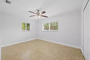 335 SW 17th St, Fort Lauderdale, FL 33315 - Photo 11