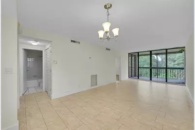 8415  Forest Hills Dr, Unit #305, Coral Springs, FL 33065 - Photo 9