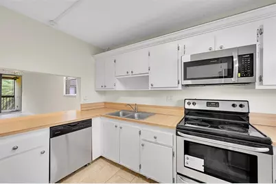 8415  Forest Hills Dr, Unit #305, Coral Springs, FL 33065 - Photo 5