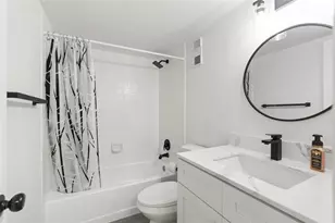 2232 N Cypress Bend Dr, Pompano Beach, FL 33069 - Photo 17