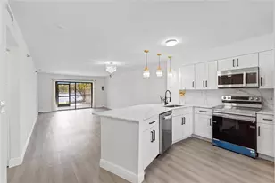 2232 N Cypress Bend Dr, Pompano Beach, FL 33069 - Photo 7