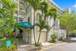 2232 N Cypress Bend Dr, Pompano Beach, FL 33069 - Photo 29