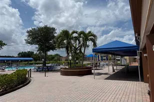 9481 Sunrise Lakes Blvd, Sunrise, FL 33322 - Photo 27