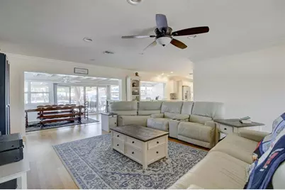 1920  Waters Edge, Pompano Beach, FL 33062 - Photo 5