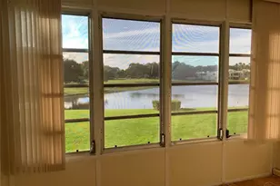 9460 Poinciana Pl, Davie, FL 33324 - Photo 23