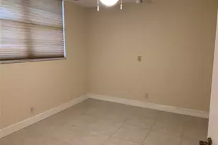 9460 Poinciana Pl, Davie, FL 33324 - Photo 11