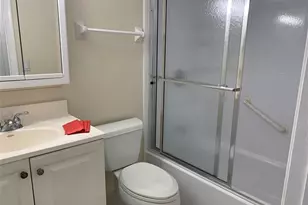 9460 Poinciana Pl, Davie, FL 33324 - Photo 9