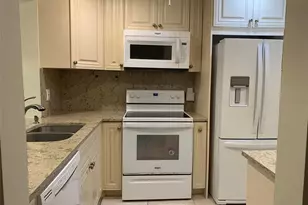 9460 Poinciana Pl, Davie, FL 33324 - Photo 15