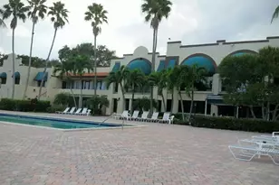 9460 Poinciana Pl, Davie, FL 33324 - Photo 27