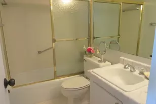 1200 Hibiscus Ave, Pompano Beach, FL 33062 - Photo 7