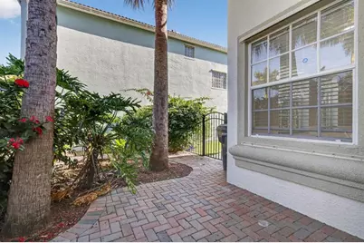 9115  Dupont Pl, Wellington, FL 33414 - Photo 5