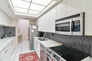 9755 NW 52nd St, Doral, FL 33178 - Photo 7