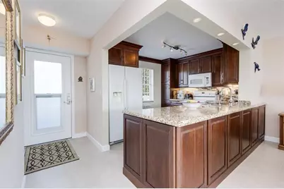 414 SE 10th St, Unit #302, Dania Beach, FL 33004 - Photo 5