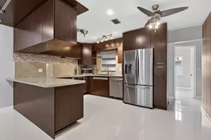 8709 NW 57th Dr, Tamarac, FL 33321 - Photo 3