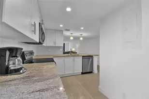 4201 N Ocean Dr, Hollywood, FL 33019 - Photo 19