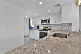 4201 N Ocean Dr, Hollywood, FL 33019 - Photo 17