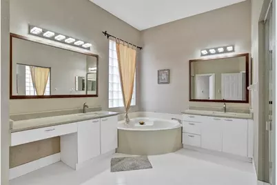 1581 NW 159th Ave, Pembroke Pines, FL 33028 - Photo 13