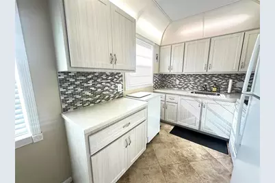 13  Lyndhurst A, Unit #13, Deerfield Beach, FL 33442 - Photo 9