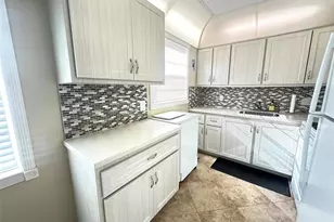 13 Lyndhurst A, Deerfield Beach, FL 33442 - Photo 9