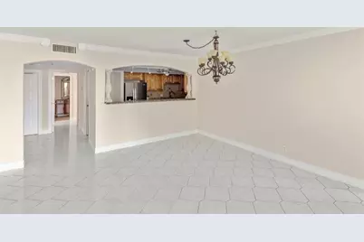 3900  Oaks Clubhouse Dr, Unit #507, Pompano Beach, FL 33069 - Photo 9