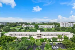 3900 Oaks Clubhouse Dr, Pompano Beach, FL 33069 - Photo 1