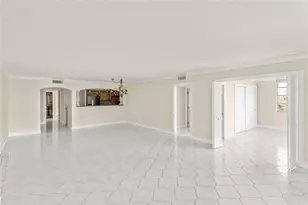 3900 Oaks Clubhouse Dr, Pompano Beach, FL 33069 - Photo 21