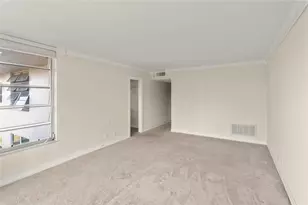 3900 Oaks Clubhouse Dr, Pompano Beach, FL 33069 - Photo 23