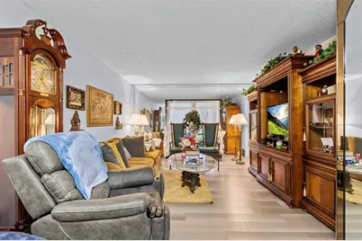 10402  Sunrise Lakes Blvd, Unit #104, Sunrise, FL 33322 - Photo 7