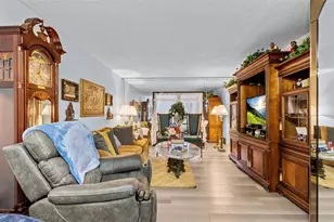 10402 Sunrise Lakes Blvd, Sunrise, FL 33322 - Photo 7