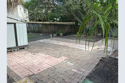 823 NE 14th Pl, Fort Lauderdale, FL 33304 - Photo 15