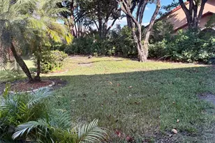 9384 S Belfort Cir, Fort Lauderdale, FL 33321 - Photo 11