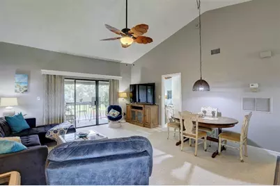 5725  Pelican Pointe Dr, Unit #4, Sebastian, FL 32958 - Photo 13