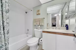 8880 Sunrise Lakes Blvd, Sunrise, FL 33322 - Photo 25