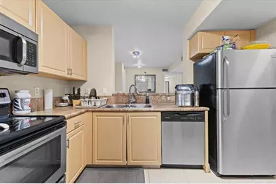 609 E Sheridan St, Unit #207, Hollywood, FL 33004 - Photo 11