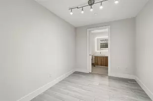 2960 NE 207th St, Miami, FL 33180 - Photo 15