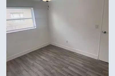 8361 NW 27th Pl, Sunrise, FL 33322 - Photo 15