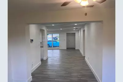 8361 NW 27th Pl, Sunrise, FL 33322 - Photo 3