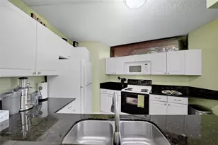 8267 Severn Dr, Boca Raton, FL 33433 - Photo 7