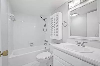 7552  Stirling Rd, Unit #213, Hollywood, FL 33024 - Photo 9