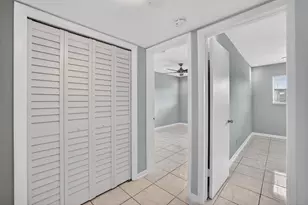 4051 NE 13th Ave, Oakland Park, FL 33334 - Photo 17