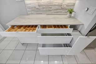 4051 NE 13th Ave, Oakland Park, FL 33334 - Photo 15